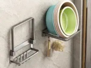  卫浴间各类盆、桶的“倒置叠放”与“壁挂收纳”