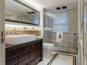 卫生间干湿区分离式储物方案