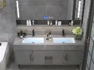 卫浴间镜柜与台盆柜的高效分隔利用