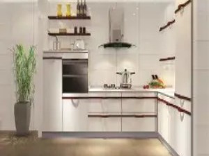 厨房吊柜与台面之间的高效利用：安装墙面系统